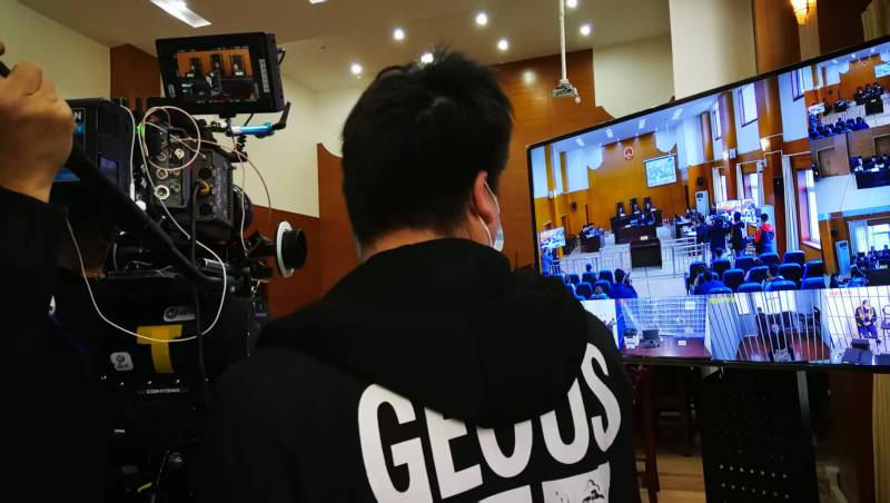 AI生成VS人工创意——钦南区广告片拍摄公司的技术浪漫主义实践